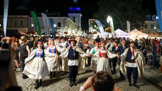Karpackie Klimaty 2026 rozpoczęte! Krosno znów tętni muzyką i kulturą pogranicza [ZDJĘCIA]