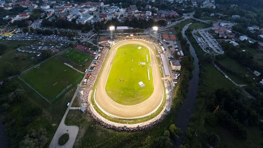 Karpaty Krosno zapraszają na "mecz rundy" w blasku jupiterów