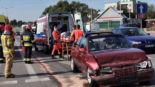 Kierowca Opla Kadetta najechał na tył nauki jazdy