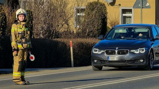 Kierowcy muszą słuchać poleceń strażaków, inaczej grozi mandat do 5000 zł