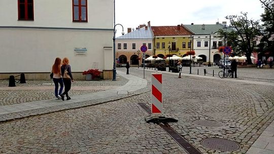 Kierowcy nie przejadą wschodnią pierzeją rynku