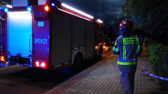 Kilkuletnie dziecko wybiegło wprost pod jadący samochód