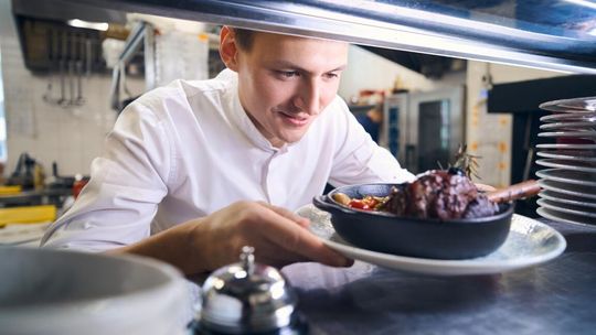 Kim warto zostać w 2026 r.? Zawody, które mają przyszłość