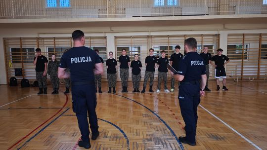 Klasa mundurowa w Rymanowie sprawdzona jak kandydaci do Policji