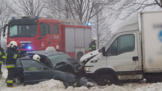 KLIMKÓWKA: Kolizje samochodów w tym karetki i wozu strażackiego