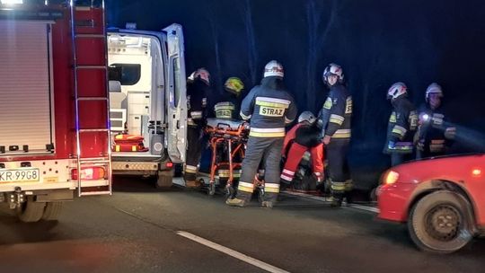 KLIMKÓWKA: Samochód potrącił mężczyznę. Sprawca odjechał [AKTUALIZACJA]