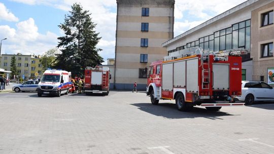Kobieta przechodziła przez drogę w niedozwolonym miejscu. Została potrącona