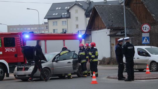 Kolejne zderzenie pojazdów na krośnieńskim rondzie
