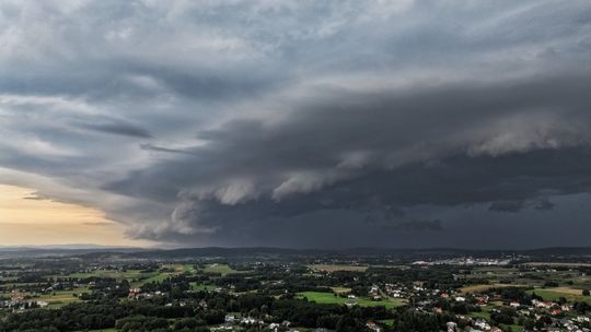 Kolejny dzień z silnymi burzami [OSTRZEŻENIE METEO]