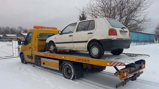 Kolejny pojazd odholowany. 26-letni kierowca nietrzeźwy