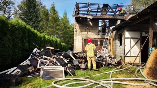 ? Kolejny pożar budynku w krótkim czasie. Tym razem w Rogach