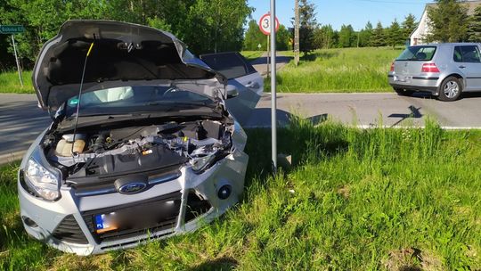 Kolizja dwóch samochodów osobowych w Bóbrce