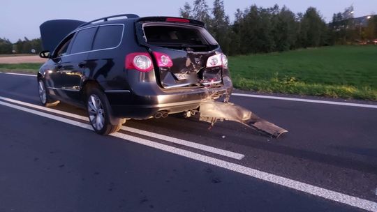 Kolizja na DK28. Uszkodzone dwa volkswageny. Jeden z kierowców się zagapił?