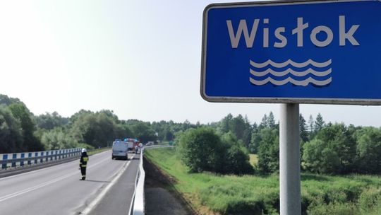 Kolizja na moście w Iskrzyni. Iveco najechało na tył fiata