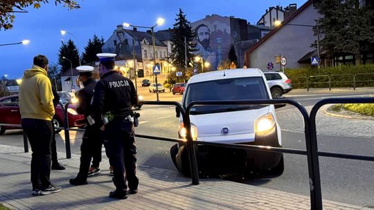 Kolizja na rondzie Solidarności. Kto zawinił?