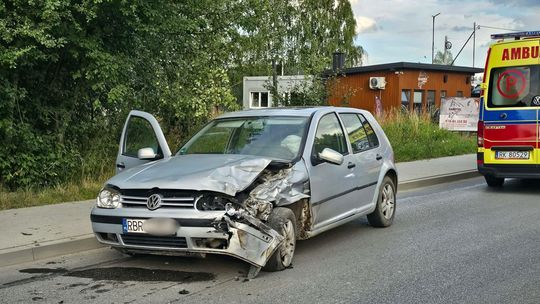 Kolizja w Zręcinie. Sprawca oddalił się z miejsca zdarzenia