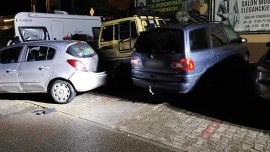 Kolizja z udziałem 4 pojazdów w Miejscu Piastowym