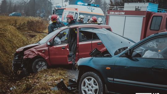 KOMBORNIA: Wypadek samochodowy. Dwie osoby ranne