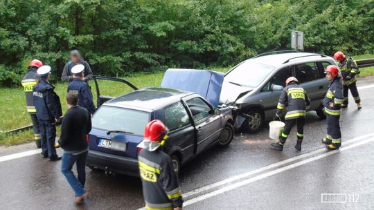 Kombornia: Zderzenie samochodów na śliskiej nawierzchni