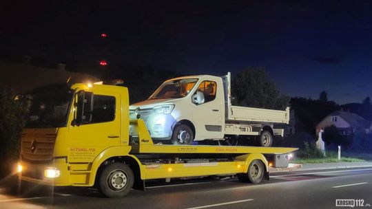 Kompletnie pijany 52-latek kierował Renault Master. Jechał z Krakowa, wpadł pod Duklą