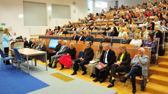 Konferencja "Dzieci i młodzież w dobie chaosu dnia codziennego. Rodzicielskie wyzwania"