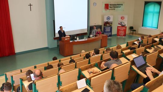 Konferencja "Prawne i praktyczne aspekty stwierdzenia zgonu przez ratowników medycznych"