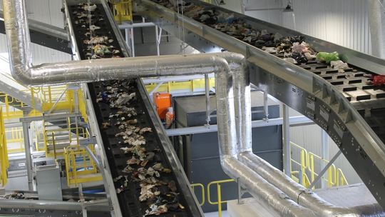 Koniec uciążliwości zapachowych z ZUO? MPGK uruchamia nową linię przetwarzania odpadów