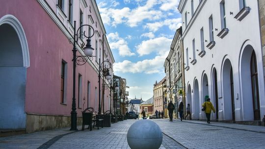 Koniec z kulami uniemożliwiającymi wjazd na Rynek, ogłoszono przetarg na nowe rozwiązanie