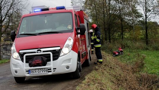 KOPYTOWA: 23-latek zjechał skuterem z nasypu