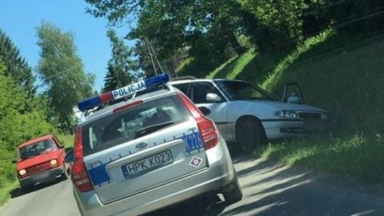 KOPYTOWA: Wjechał do rowu i uciekł. Miał ponad 3 promile