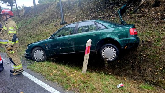 Korczyna. Samochód w rowie, jedna osoba ranna