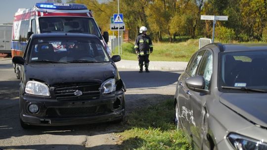 KORCZYNA: Zderzenie Suzuki z Fiatem. Trzy osoby w szpitalu