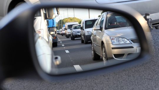 Korytarz życia ratuje... życie. Za lekceważenie przepisów stracisz prawo jazdy