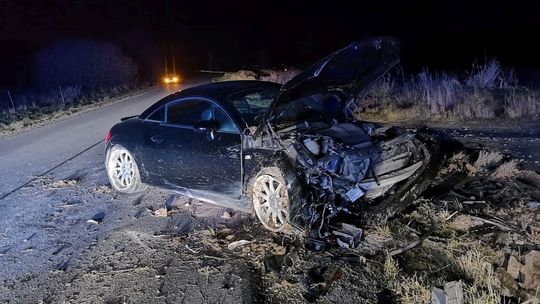 ? Kraksa audi na drodze wojewódzkiej 887 w Ladzinie