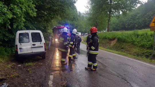 KRASNA: Dachowanie samochodu na DW991