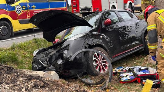 Krasna. Samochód uderzył w przepust