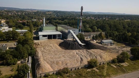 Krośnianie nie zmarzną? Elektrociepłownia Krosno zwiększyła zapasy biomasy i węgla