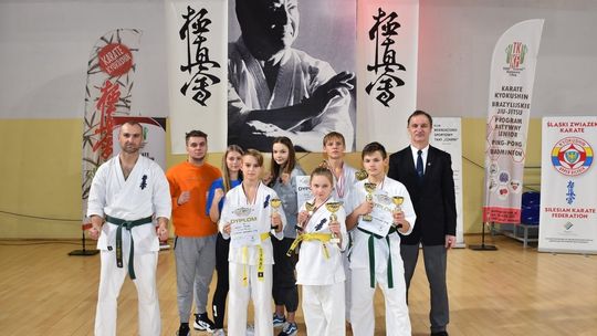 Krośnieńscy karatecy zdobyli drużynowe Wicemistrzostwo Polski