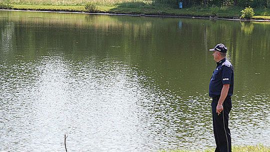 Krośnieńscy policjanci sprawdzają "dzikie kąpieliska"