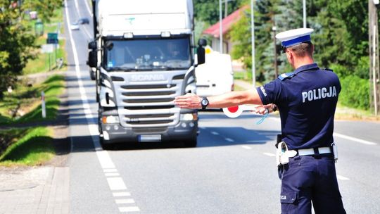 Krośnieńscy policjanci sprawdzili trzeźwość 1711 kierujących. "Trzeźwy weekend" nie do końca trzeźwy