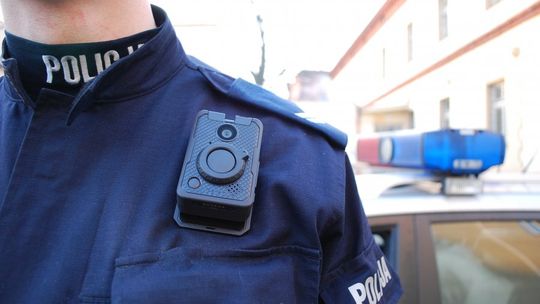 Krośnieńscy policjanci z kamerami na mundurach