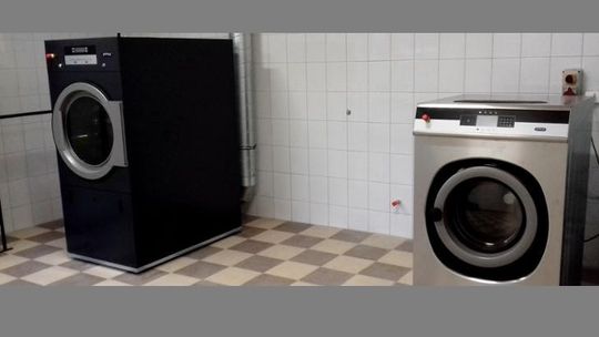 Krośnieńscy strażacy wyposażeni w profesjonalne urządzenia do prania ubrań specjalnych