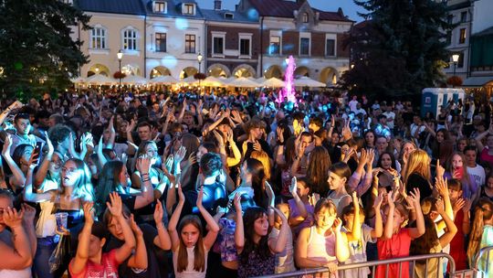 Krośnieńska Potańcówka na Rynku. Tym razem z koncertem jazzowym [ZDJĘCIA]