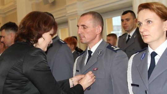Krośnieński szeryf wyróżniony Brązową Odznaką "Zasłużony Policjant"