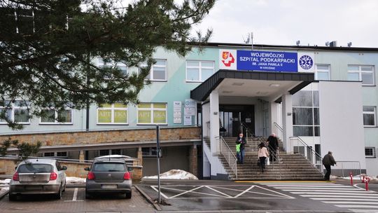 Krośnieński szpital nie wstrzymuje zabiegów. Jest 10 łóżek dla pacjentów z COVID-19