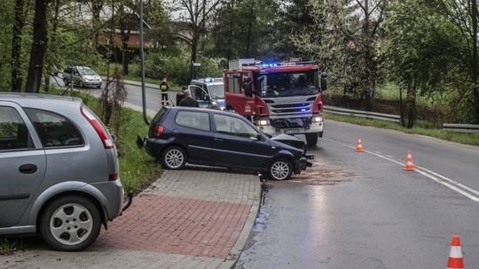 KROSNO: 20-latek wjechał w latarnię. Dostał mandat