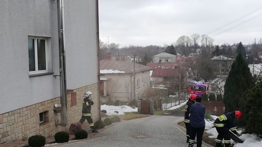 KROSNO-BIAŁOBRZEGI: Zadymienie wewnątrz budynku