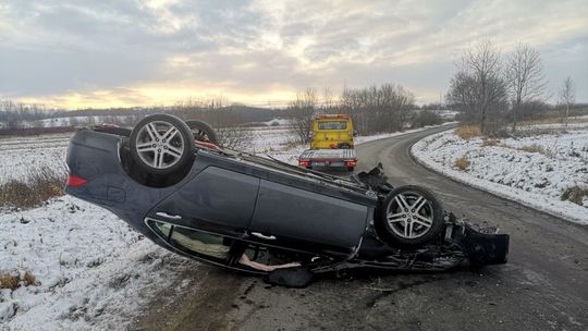 KROSNO: Dachowanie Hondy na ul. Białobrzeskiej