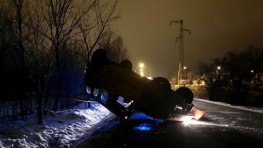 KROSNO: Dachowanie Tico. Pijany kierowca zatrzymany po ucieczce