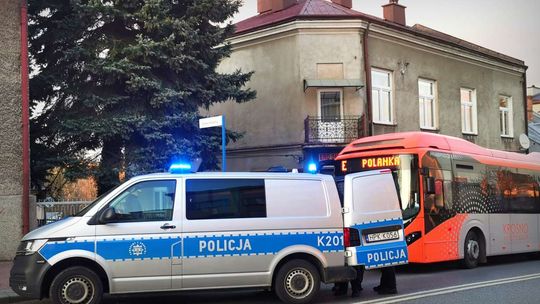 Krosno. Groził nożem działkowiczom. Zatrzymano go w autobusie MKS